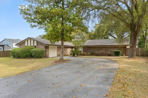 44 Maple Ave, Shalimar, FL 32579