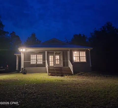 4053 Linwood Dr, Chipley, FL 32428