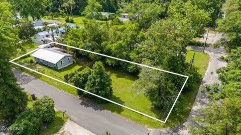 947 11th Ave, Graceville, FL 32440