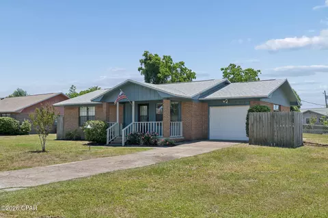 1848 Airport Cir, Panama City, FL 32405