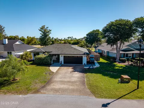 613 Amberjack Dr, Panama City, FL 32408