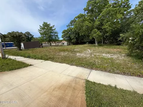 2031 Wilkinson Ave, Panama City Beach, FL 32408