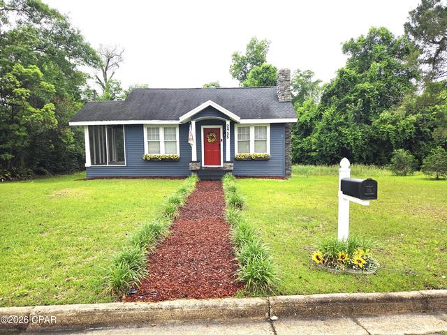 2955 Sylvia Dr, Marianna, FL 32446