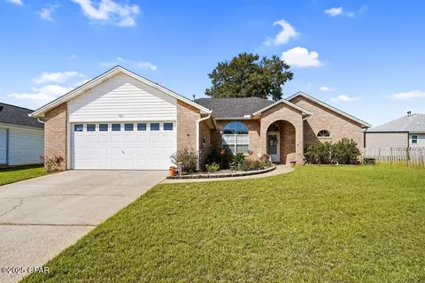 521 J H Crews Cir, Panama City, FL 32404