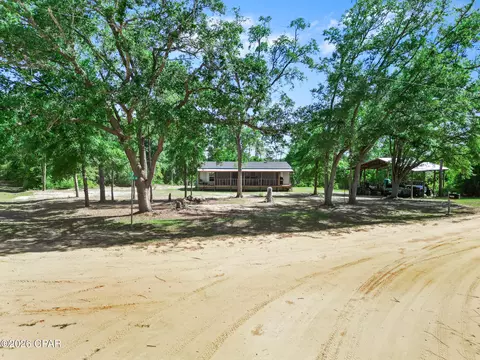 946 Fargo Dr, Alford, FL 32420