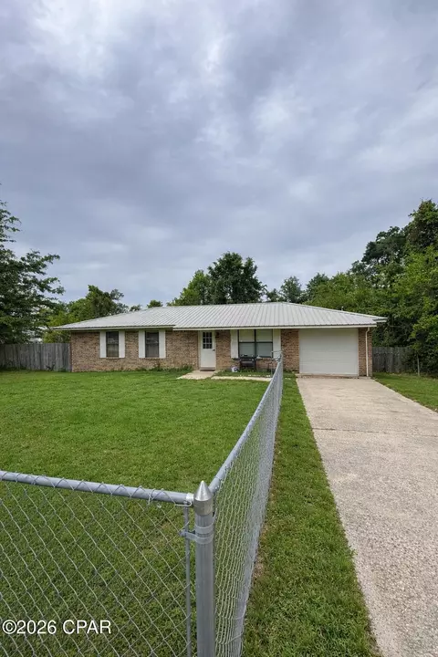2406 2nd Ave, Alford, FL 32420