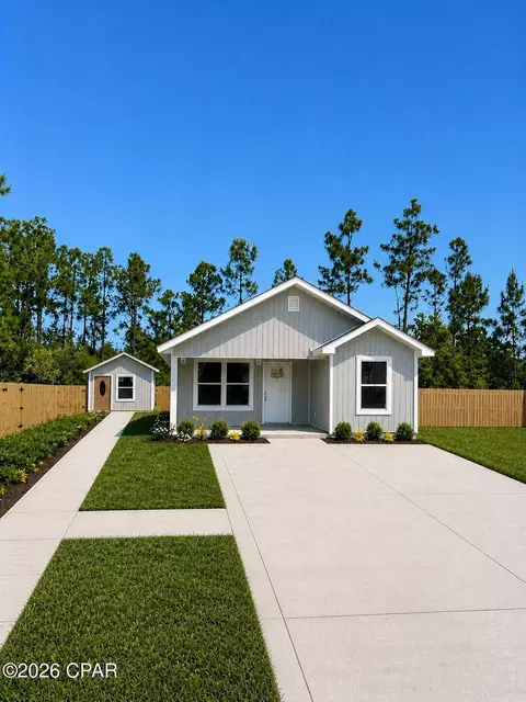 7209 Lake Suzzanne Ln, Panama City, FL 32404