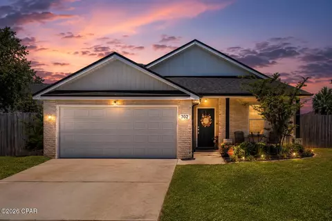 302 Lynnwood Ln, Lynn Haven, FL 32444