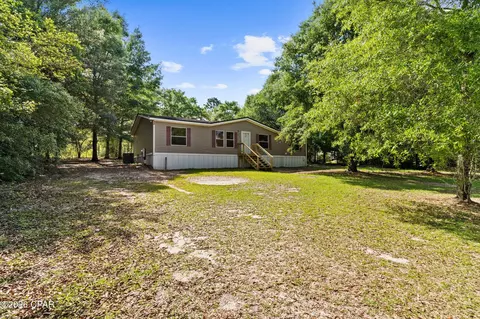 135 N Verdi Ln, Defuniak Springs, FL 32433