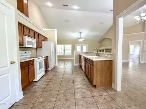 Kitchen - 480 Windswept Blvd, Freeport, FL 32439 photo 5 of 6