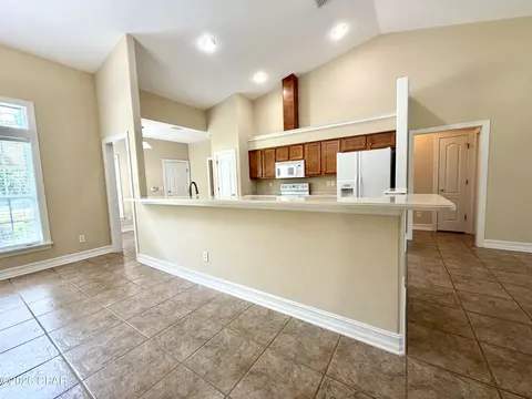 Kitchen - 480 Windswept Blvd, Freeport, FL 32439 photo 6 of 6