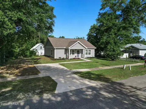 16424 SE Pear St, Blountstown, FL 32424
