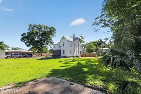 Exterior - 873 Main St, Chipley, FL 32428 photo 10 of 14