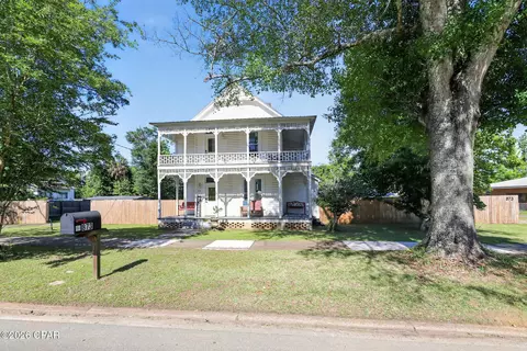 873 Main St, Chipley, FL 32428