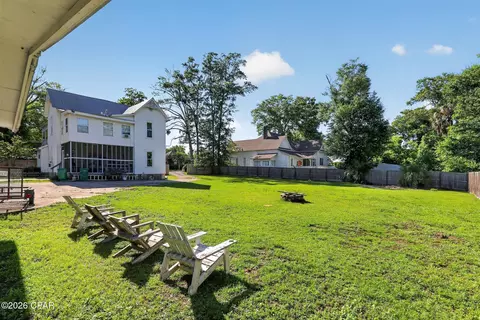 Exterior - 873 Main St, Chipley, FL 32428 photo 6 of 14