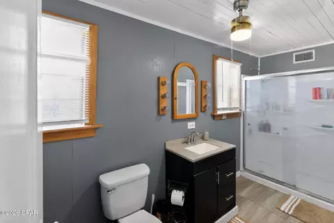 Bath - 873 Main St, Chipley, FL 32428 photo 1 of 3