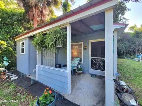 Exterior - 5184 13th Ave, Malone, FL 32445 photo 7 of 13