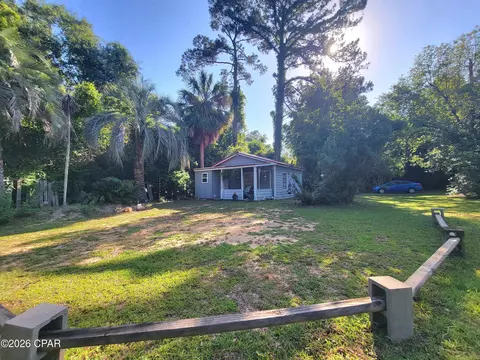 Exterior - 5184 13th Ave, Malone, FL 32445 photo 6 of 13
