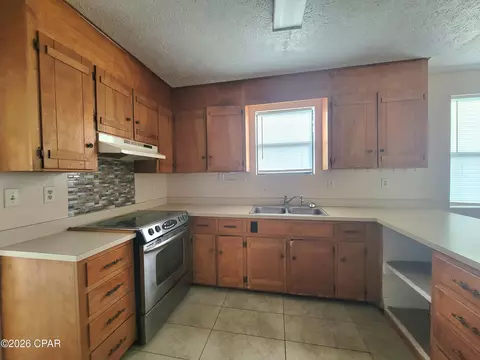 Kitchen - 5184 13th Ave, Malone, FL 32445 photo 1 of 2
