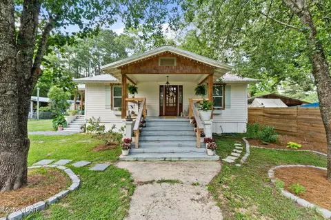 715 E Nebraska Ave, Bonifay, FL 32425