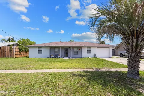 508 E Pine Forest Dr, Lynn Haven, FL 32444