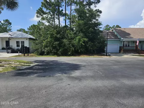 6716 Harbour Blvd, Panama City Beach, FL 32407