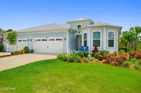 8715 Weekend Dr, Panama City Beach, FL 32413