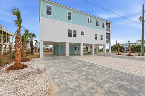 107 Circle Dr, Mexico Beach, FL 32456