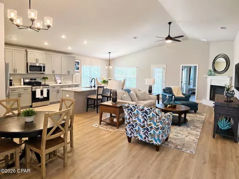 3640 Basal St, Panama City, FL 32404