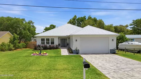 21915 Lakeview Dr, Panama City Beach, FL 32413