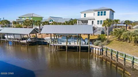 118 N 38th St, Mexico Beach, FL 32456