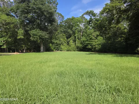 000 S 8th St, Chipley, FL 32428