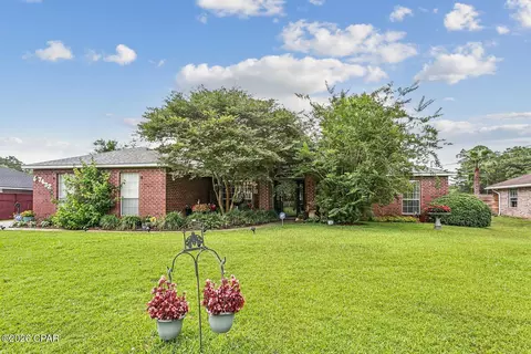 7432 Brewster St, Navarre, FL 32566
