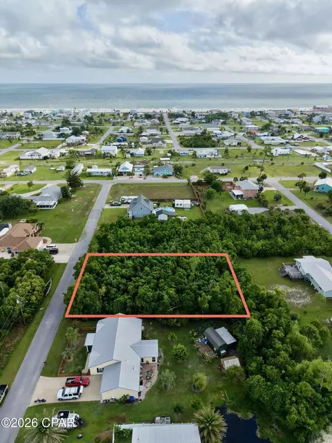 407 New Mexico Dr, Mexico Beach, FL 32456