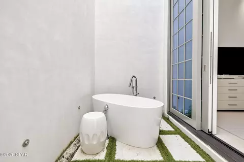 Bath - 62 S Charles St, Alys Beach, FL 32461 photo 2 of 9