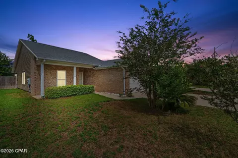816 E 24th St, Lynn Haven, FL 32444
