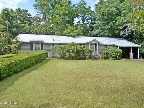 4194 Bowers St, Marianna, FL 32448