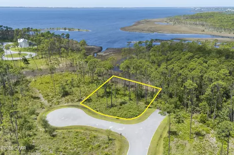 900 Lanyard Ct, Panama City, FL 32404