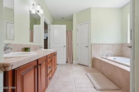 Bath - 3995 Quail Ave, Chipley, FL 32428 photo 3 of 4