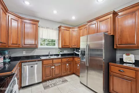 Kitchen - 3995 Quail Ave, Chipley, FL 32428 photo 2 of 4