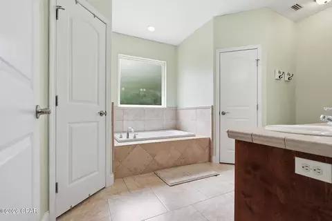 Bath - 3995 Quail Ave, Chipley, FL 32428 photo 1 of 4