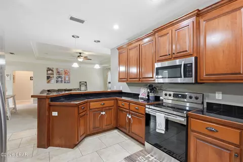 Kitchen - 3995 Quail Ave, Chipley, FL 32428 photo 3 of 4