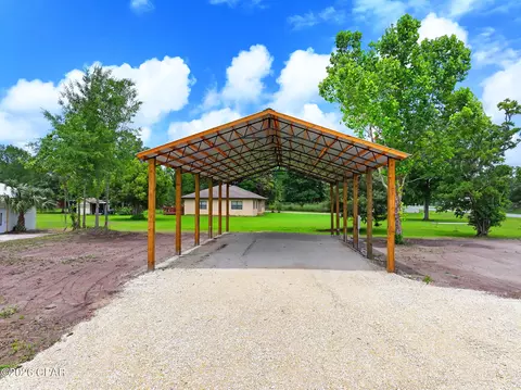 133 Sealy Dr, Wewahitchka, FL 32465