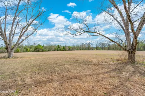 686 Alford Rd #B, Defuniak Springs, FL 32433