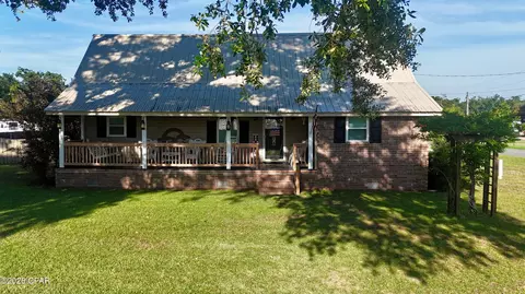 2034 Main St, Grand Ridge, FL 32442