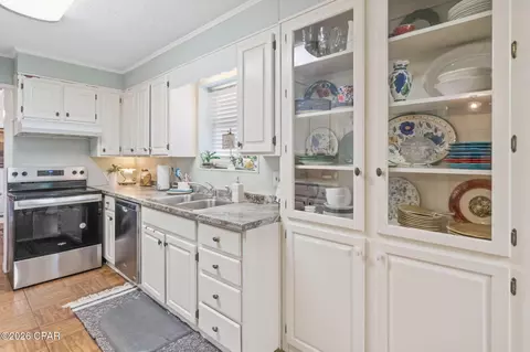 Kitchen - 1561 Snell Rd, Chipley, FL 32428 photo 1 of 2