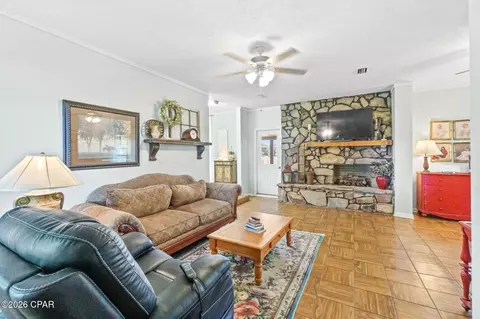 Living - 1561 Snell Rd, Chipley, FL 32428 photo 1 of 1