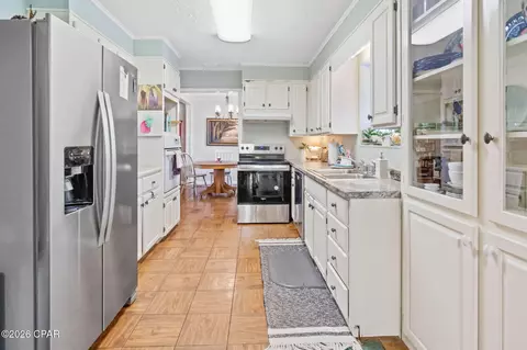 Kitchen - 1561 Snell Rd, Chipley, FL 32428 photo 2 of 2