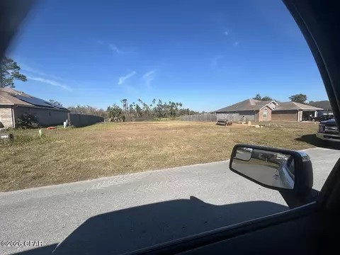 6659 Fox Lake Dr, Panama City, FL 32404