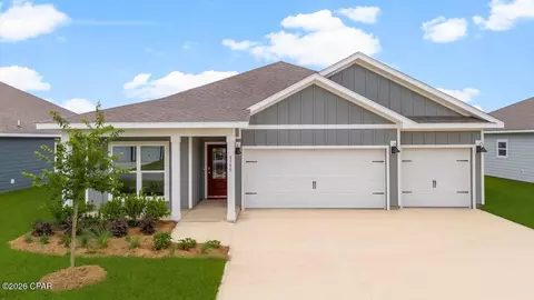 6489 Haskins Dr, Panama City, FL 32404